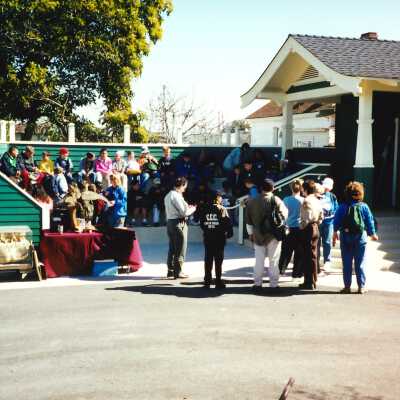 Unspecified Elementary School Field Trip 2001; 4" x 6" color photograph