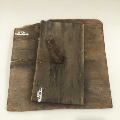 Plasterer's mortar board, wooden with round handle