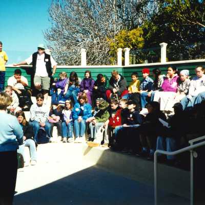 Unspecified Elementary School Field Trip 2001; 4" x 6" color photograph