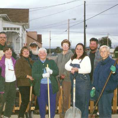 First gardening with California Native Class Spring 2001. Al Naydol, Peggy Heathcote, Karen Wood, Bill Deneen, Florence Mathews, Kathy McCarey, Cheri Brown, Jeff White, Alessia Passalacqua.