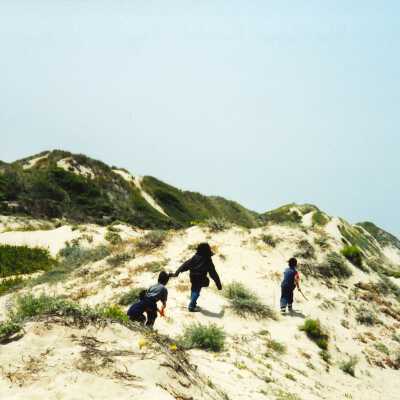 West Newlove Elementary School Field Trip to the Dunes Center and Oso Flaco Lake May 2001; 4" x 6" color photograph