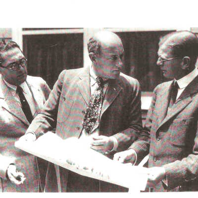 Cecil B. DeMille discussing production.