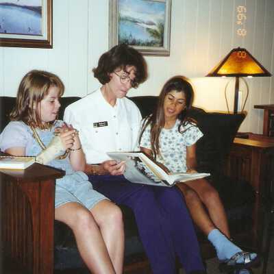 Dunes Discovery Center visitors with docent Marylyn Steele 8/99.