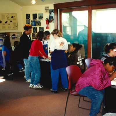 Unspecified Elementary School Field Trip 2001; 4" x 6" color photograph