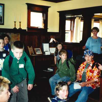 Unspecified Elementary School Field Trip 2001; 4" x 6" color photograph