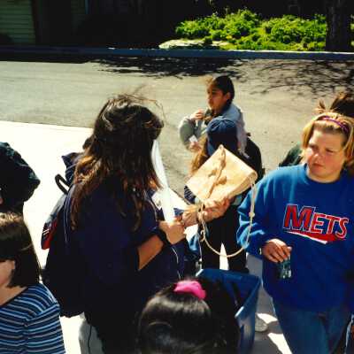 Unspecified Elementary School Field Trip 2001; 4" x 6" color photograph