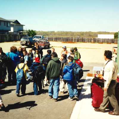 Unspecified Elementary School Field Trip 2001; 4" x 6" color photograph