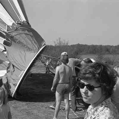 Unidentified people, Date unknown: Frame 33a