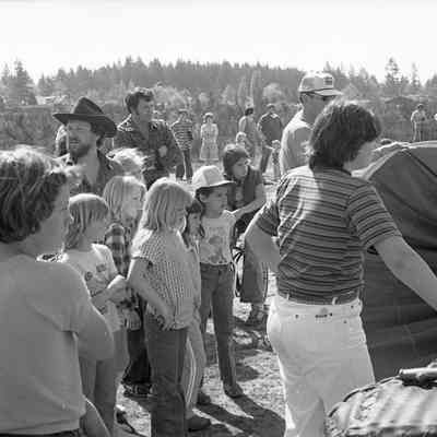 Unidentified people, Date unknown: Frame 37a