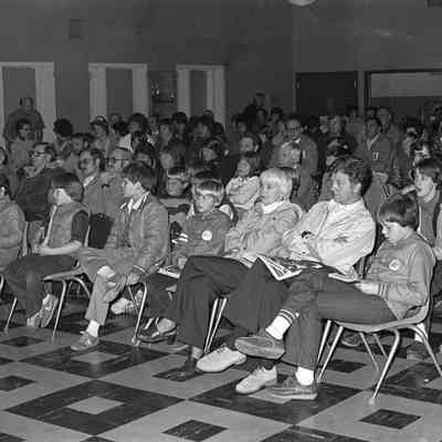 Unidentified people, Date unknown: Frame 40