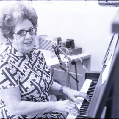 Senior Sing-Along, 1975: Frame 30