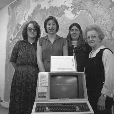 Unidentified women, Date unknown: Frame 26
