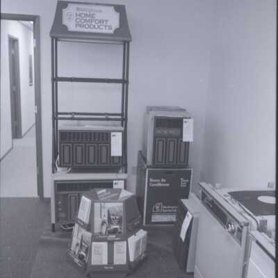 Olympic Cascade Mercantile Co., 1973: Frame 12