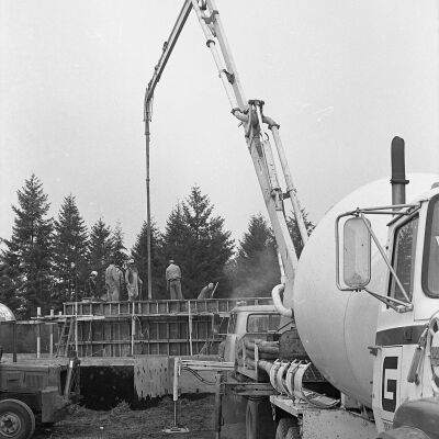 Lacey Bank construction, Date Unknown: Frame 20b