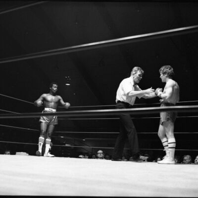 Boxing match, 1977: Frame 12