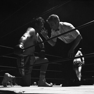 Boxing match, 1977: Frame 7