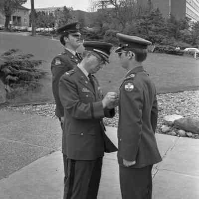 Unidentified soldiers, Date unknown: Frame 33
