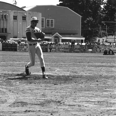 Ed Feigner's "King and his Court" v. Log Cabin Tavern baseball game, June 1973: Frame 6b