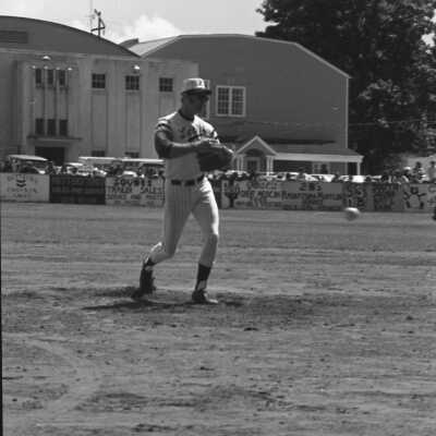 Ed Feigner's "King and his Court" v. Log Cabin Tavern baseball game, June 1973: Frame 8b