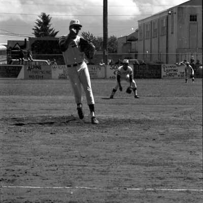 Ed Feigner's "King and his Court" v. Log Cabin Tavern baseball game, June 1973: Frame 18b