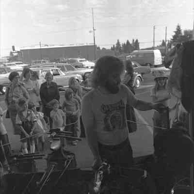 Unidentified cook and Unidentified people, MAD Festival, Date unknown: Frame 34h