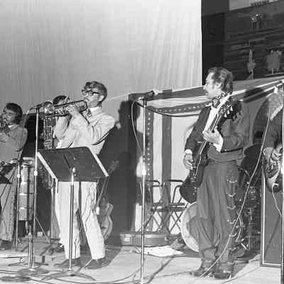 Unidentified musicians, MAD Festival, Marcus Pavilion, St. Martin's University, 1976: Frame 38e