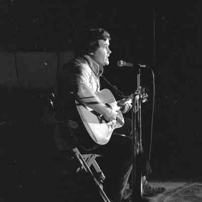 Unidentified guitarist, MAD Festival, Marcus Pavilion, St. Martin's University, 1976: Frame 39c