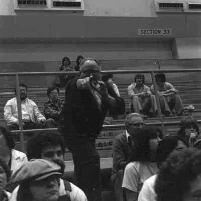 Unidentified spectators, Date unknown: Frame 31f