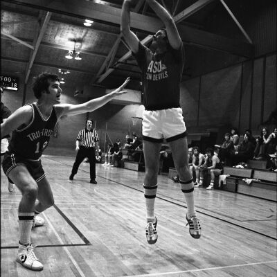 Tru-Truss v. Coast-to Coast men's basketball game, 1977: Frame 38b