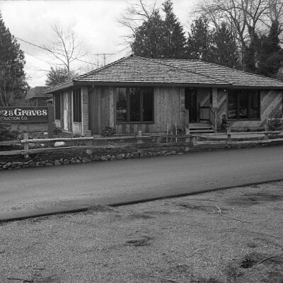 Wilson & Graves Construction Co. Date unknown: Frame 12A