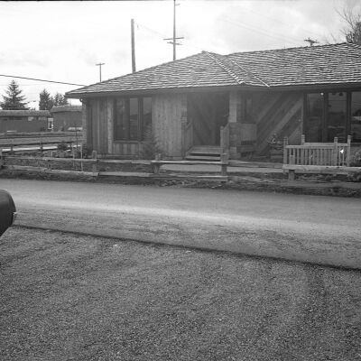 Wilson & Graves Construction Co. Date unknown: Frame 13A