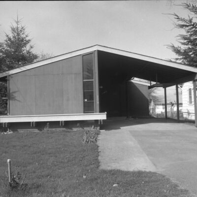 Real Estate, April 2, 1979: Frame 13