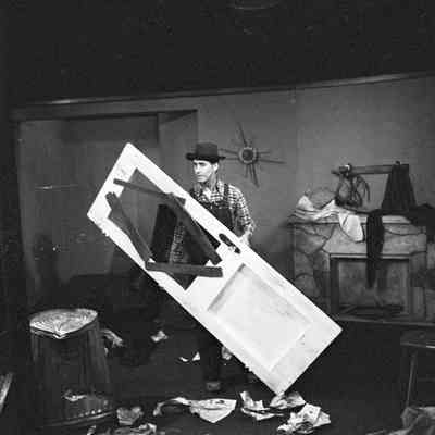 Unidentified actor, Olympia Little Theatre, Date unknown: Frame 25c