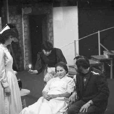 Unidentified actors, Olympia Little Theatre, Date unknown: Frame 39d