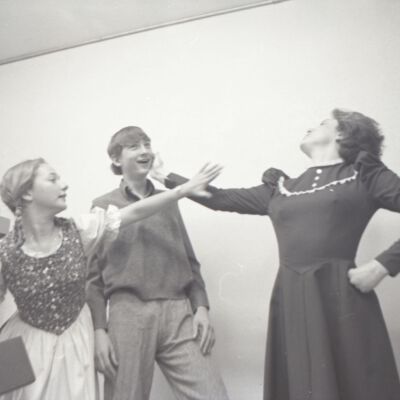 Unidentified actors, 1976: Frame 30