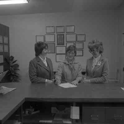 Unidentified women, Date unknown: Frame 26
