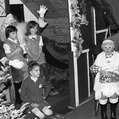 Santa at South Sound Center.: Frame 41