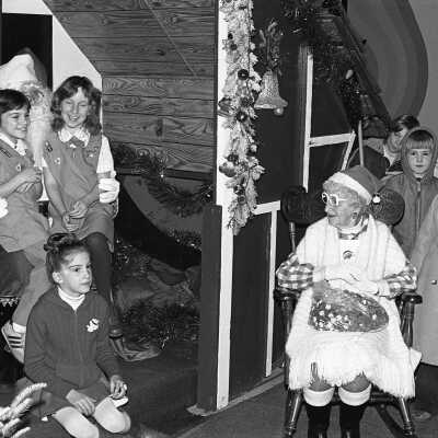 Santa at South Sound Center.: Frame 42