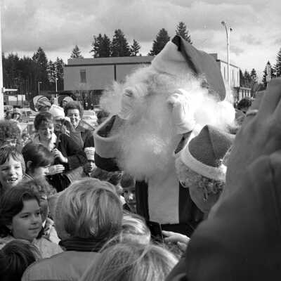 Santa at South Sound Center.: Frame 31