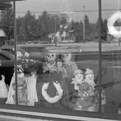 Display window, December 1, 1980: Frame 43