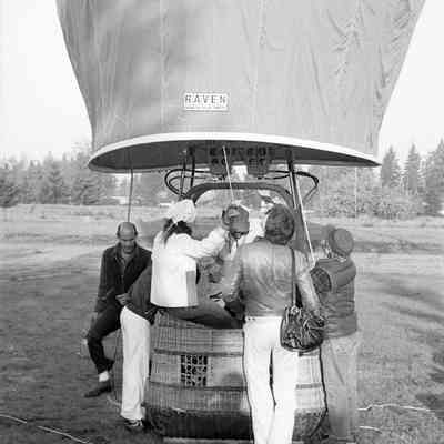 Unidentified people, Date unknown: Frame 8a