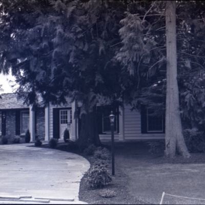 Homes of the year, 1975: Frame 8b
