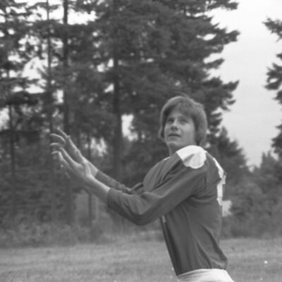 Unidentified football player, Date unknown: Frame 36