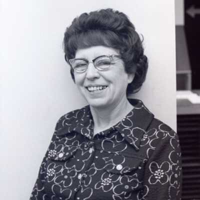 Agnes Kenmir, 1975