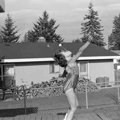 Angie Darling, 1975: Frame 10