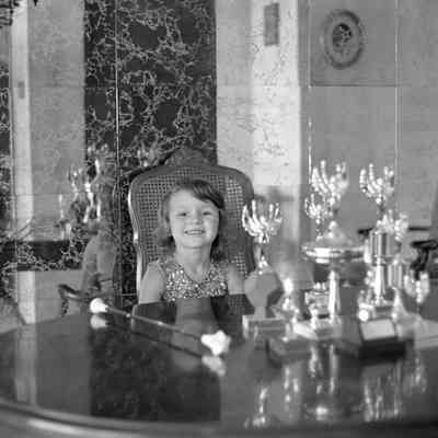 Angie Darling, 1975: Frame 41