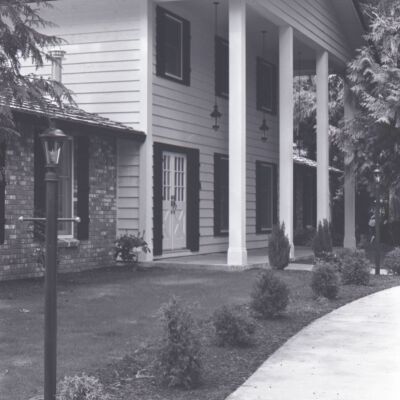 Homes of the year, 1975: Frame 13b