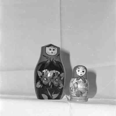 Russian nesting dolls, Candle Shop, Capital Mall, Date unknown: Frame 8