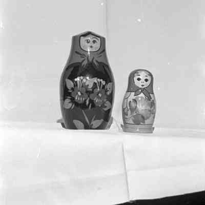 Russian nesting dolls, Candle Shop, Capital Mall, Date unknown: Frame 9