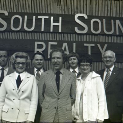 Unidentified people, Date unknown: Frame 34d